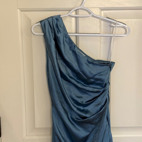 Elliatt Cassini Satin One Shoulder Blue Dress 45181 - Picture 5 of 13